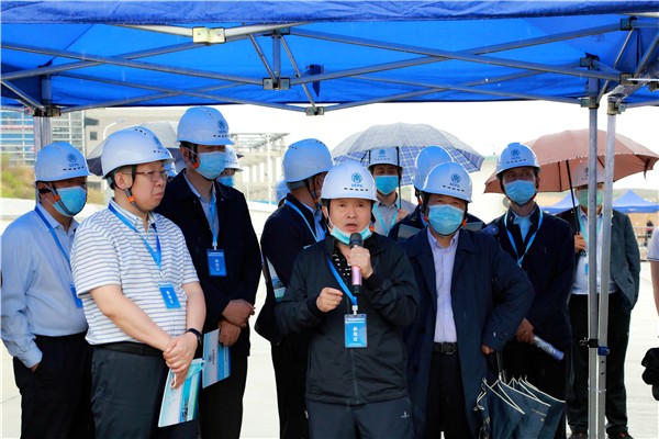 海洋之神集团复工复产促增添项目观摩聚会与会职员走进大秦国源三秦环保秦邦园区在榆项目