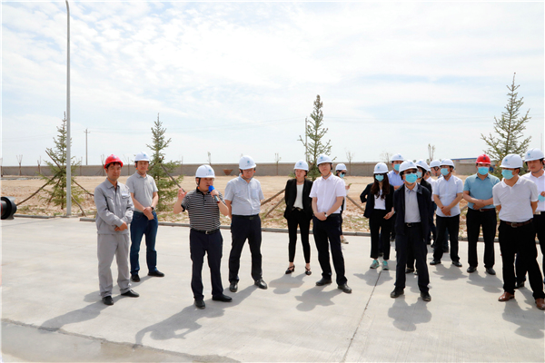 海洋之神集团复工复产促增添项目观摩聚会与会职员走进大秦国源三秦环保秦邦园区在榆项目