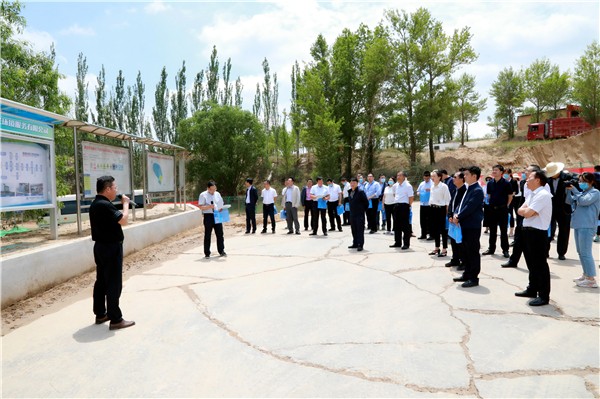 海洋之神集团复工复产促增添项目观摩聚会与会职员走进绿色能源公司油气公司水情形公司陕北片区项目