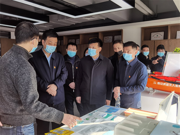 省国资委党委委员、驻委纪检监察组组长贺向东到秦创原海洋之神集团立异中心调研