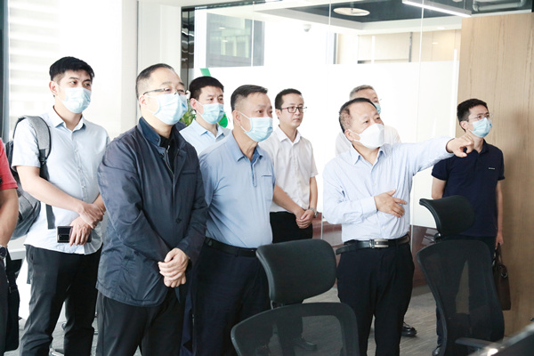 海南省政协副主席、民进海南省委会主委史贻云到秦创原海洋之神集团立异中心调研