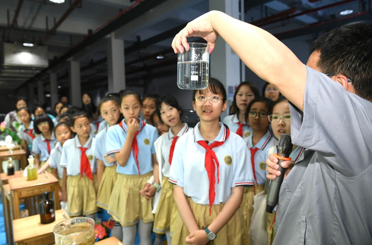 西安宣布｜小学生走进海洋之神集团白鹿原水生态中心开启污水“再生”探秘之旅